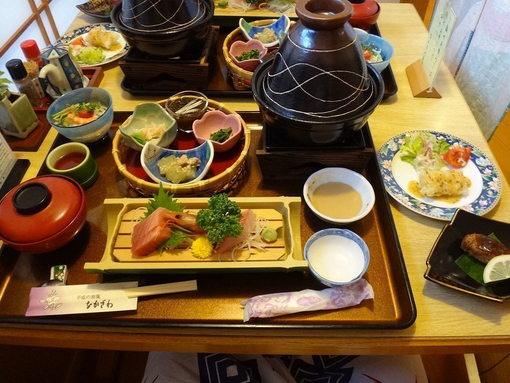 四万温泉 春木亭 なかざわ旅館 夕食は食事処 春木亭 にて ウィローの湯煙 食べ物日記