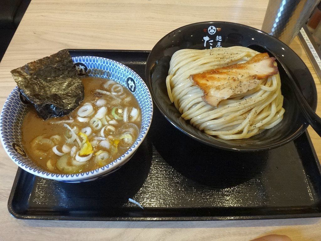 麺屋たけ井 たけ井さんと言えばこれ 濃厚魚介豚骨系のつけ麺です ウィローの湯煙 食べ物日記