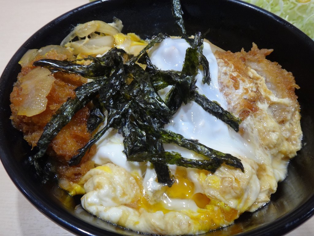 とんかつ 松のや カツ丼 ミニサラダ ウィローの湯煙 食べ物日記